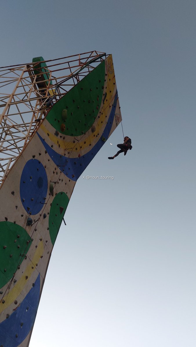 noun_touring's tweet photo. tidak ada orang yang jago, yang ada hanya orang yang terlatih.
#wallclimbing #rockclimbing https://t.co/ri32jp9LA5