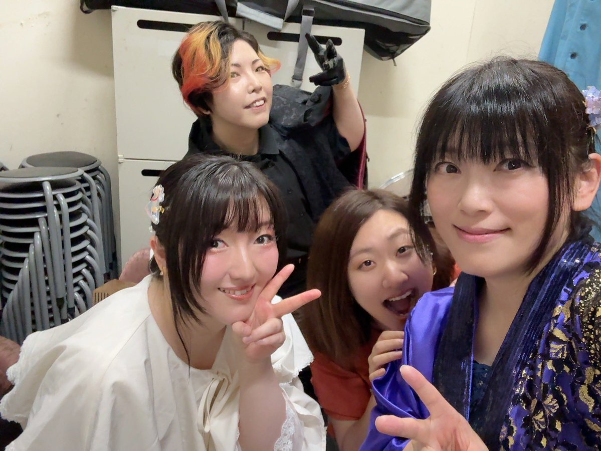 yurinadeshiko's tweet photo. cold music in 名古屋でした🎶
ありがとうございました！！
愛知の方も、東京から来てくれた方も本当にありがとうございました♪
楽しかった💕
主催してくれたcoldに感謝です！

自由ノ空
古里に続く空
白夜月
咲き誇れ蒼き夢よ
百花繚乱 https://t.co/OgNVPFG4s4
