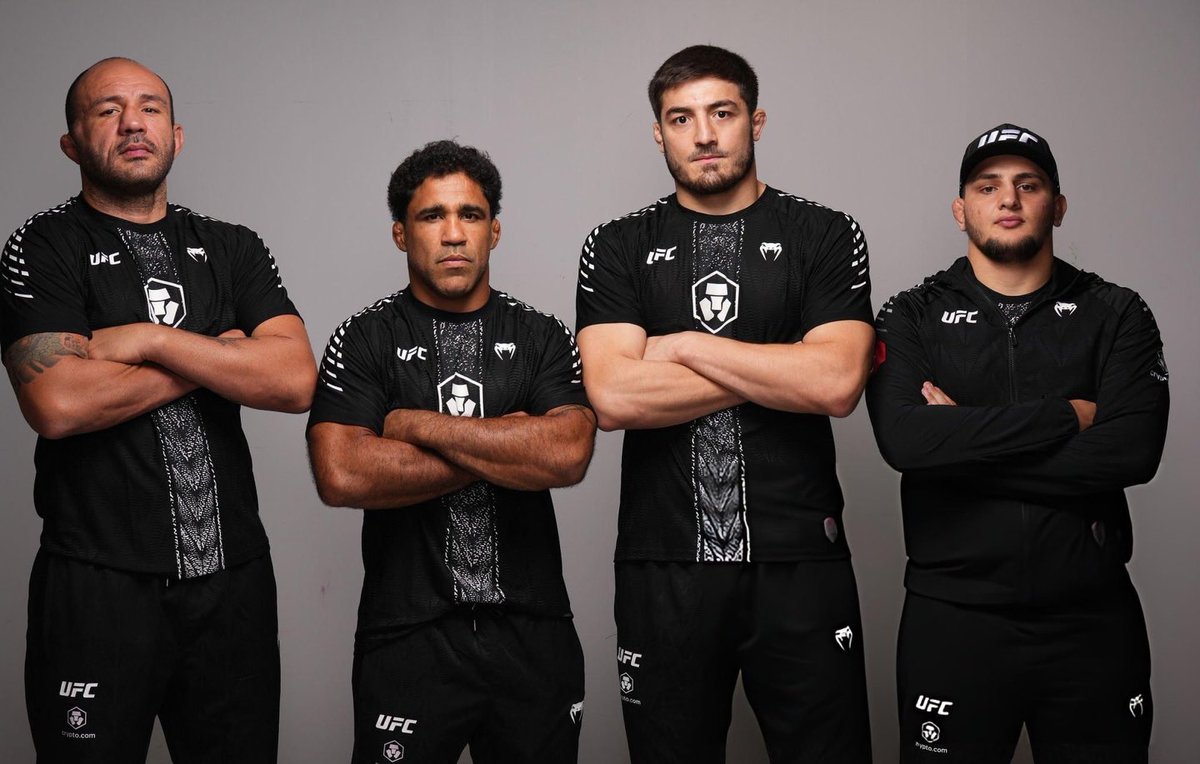 YakhyaevMMA's tweet photo. The best team. Thank you, everyone! https://t.co/gUDhrafLFp
