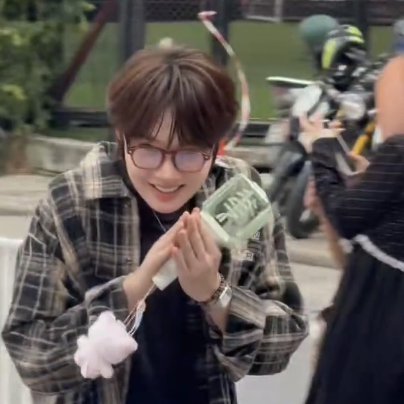 sereinhaze's tweet photo. samasama 2001, samasama nctzen mentok, samasama jaehyun biased, samasama CANTIK. i need these two to be bestfriends so bad 😭 https://t.co/uTAEhXbMyd