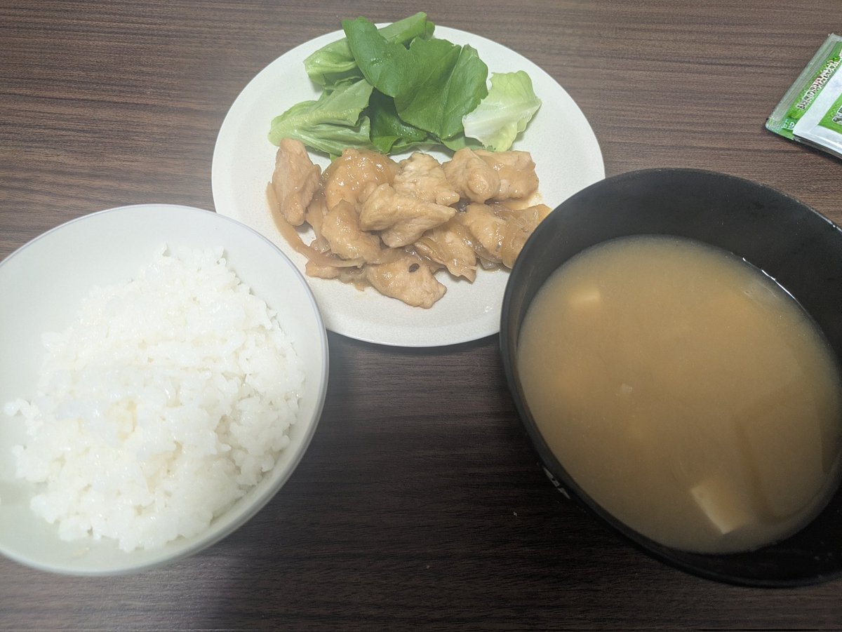 printfda's tweet photo. 豚がないので鳥の生姜焼き
味は生姜焼きやしカロリー的にも鳥でいいやん https://t.co/fgXwyVUTW9