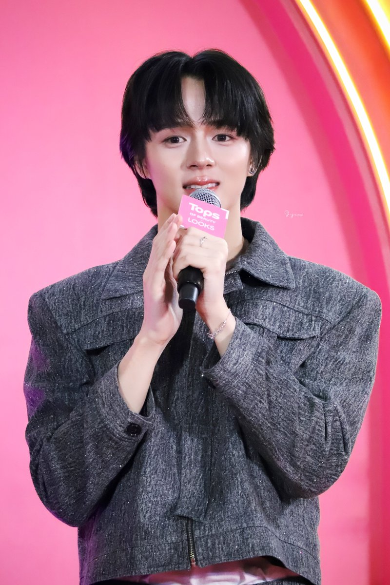 LLiTaB10's tweet photo. 260628 | @niceboripat 🤟🌻
#TOPSOfBeautyByLOOKS2026 #Fulaer #niceboripat #JobNice #JobxNice #จ็อบไนซ์ https://t.co/kU17zfBbcv