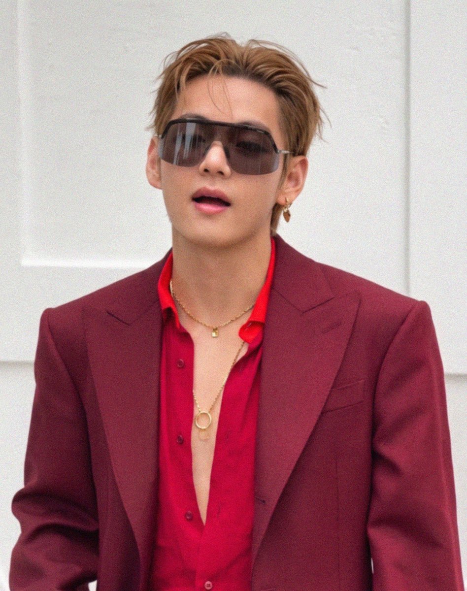 smol_kia's tweet photo. Cartier 2023                                  Celine 2026 https://t.co/56iFGv4c4x