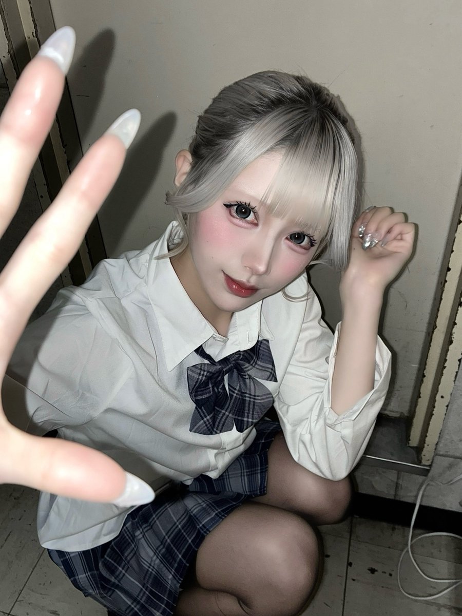 Post by 月乃 魅夜【メモリーズ】 on X: 何してるの？