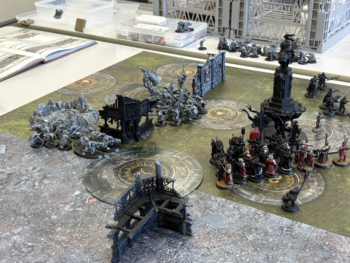 WHAkita_info's tweet photo. 本日のゲーム会は参加者14人で、40kが1卓、AoSが2卓、アンダーワールドやキルチームが遊ばれました。
参加してくださった皆さん、ありがとうございました！

11版リリース後初のゲーム会だったので、40kはルールを読み合わせながらのゲームだった模様です。 https://t.co/dKyY6oudCY