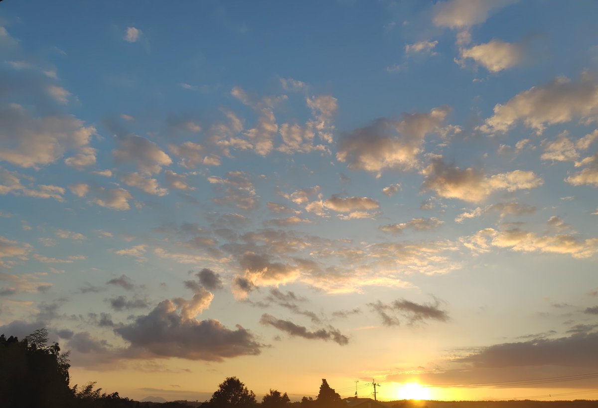 farragobbc's tweet photo. 久々の夕陽 https://t.co/AhIBOSxEVX