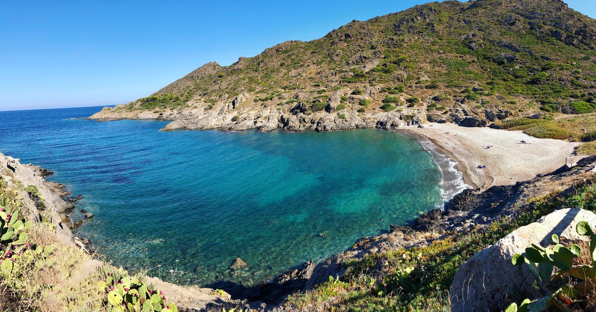 elportdelaselva's tweet photo. AVUI!
Visita guiada - Els secrets naturals de Cala Tamariua
Descobreix l’entrada al Parc Natural del Cap de Creus: dunes, plantes, rastres d’animals i restes marines.
Dies: 3, 17 i 31 de juliol a les 18 h. Gratuït.
Cal inscripció prèvia a: https://t.co/CtzqjU5bOG
#elportdelaselva https://t.co/tdFuX8qEwD