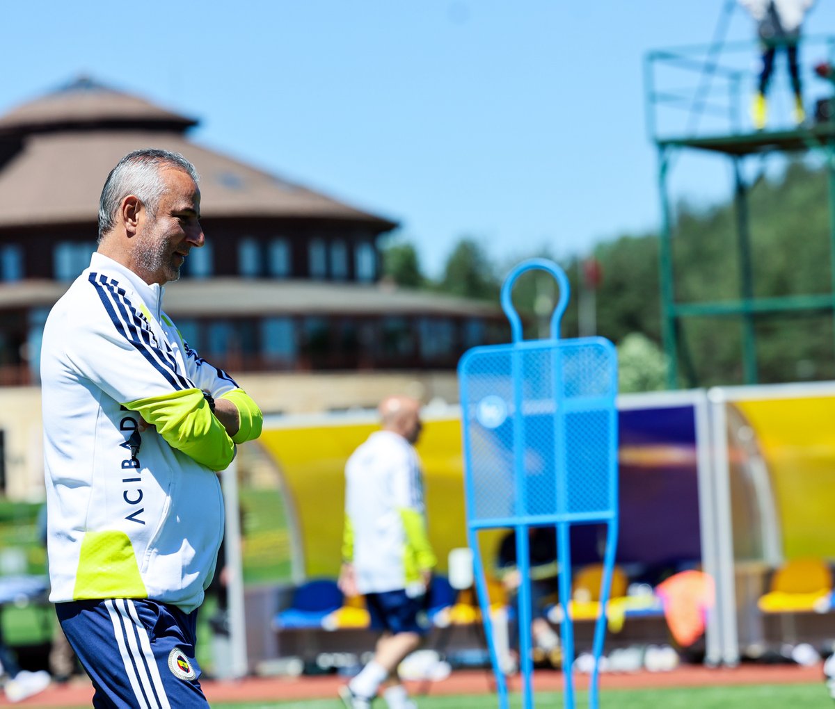 Fenerbahce_EN's tweet photo. 📸 We’ve completed our first training session of the day. https://t.co/jCtqUJVH6k