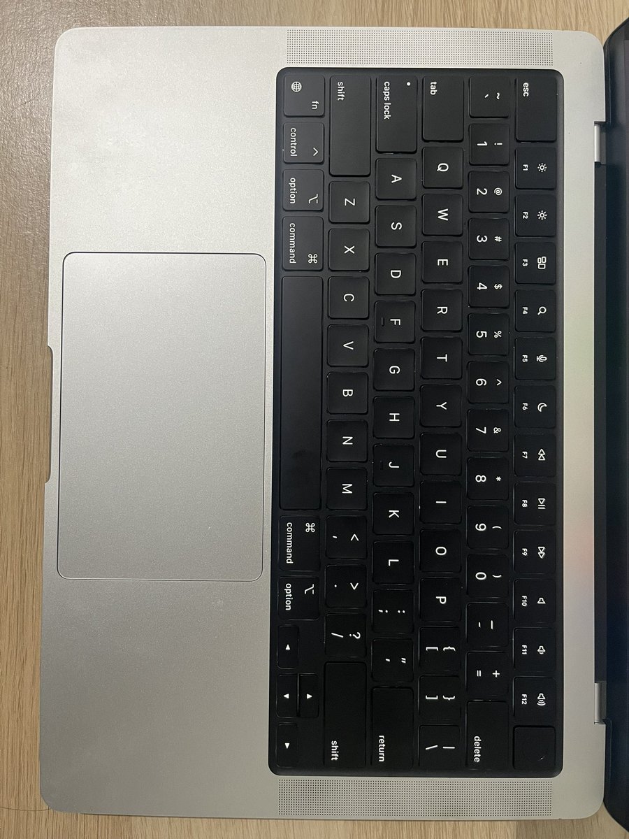 xapAAApax's tweet photo. @clavinjune saya ada unit kak MacBook Pro M4 16/512GB, CC 34, BH 100% all function normal, minus dent 1 titik kecil

24 jt nego
Lokasi : Depok(COD) https://t.co/0eKqgLnhEB