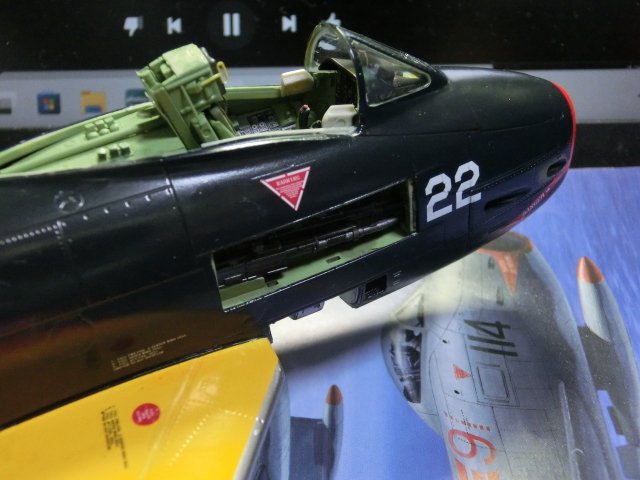 Tetsu_Lanta's tweet photo. このキット、ミサイルの取り付け穴が、左右非対称だ。
左で外すぎ。もう根本的には直せない、きちんと埋められないので、何かピンのようなものがある、でごまかし。
さすがは中華。合うとかそういう以前の問題だった。
※後知恵で確認しないと、というヒトはアナタが作ってね。
#プラモデル
#FJ3 https://t.co/YKfc6VacRL