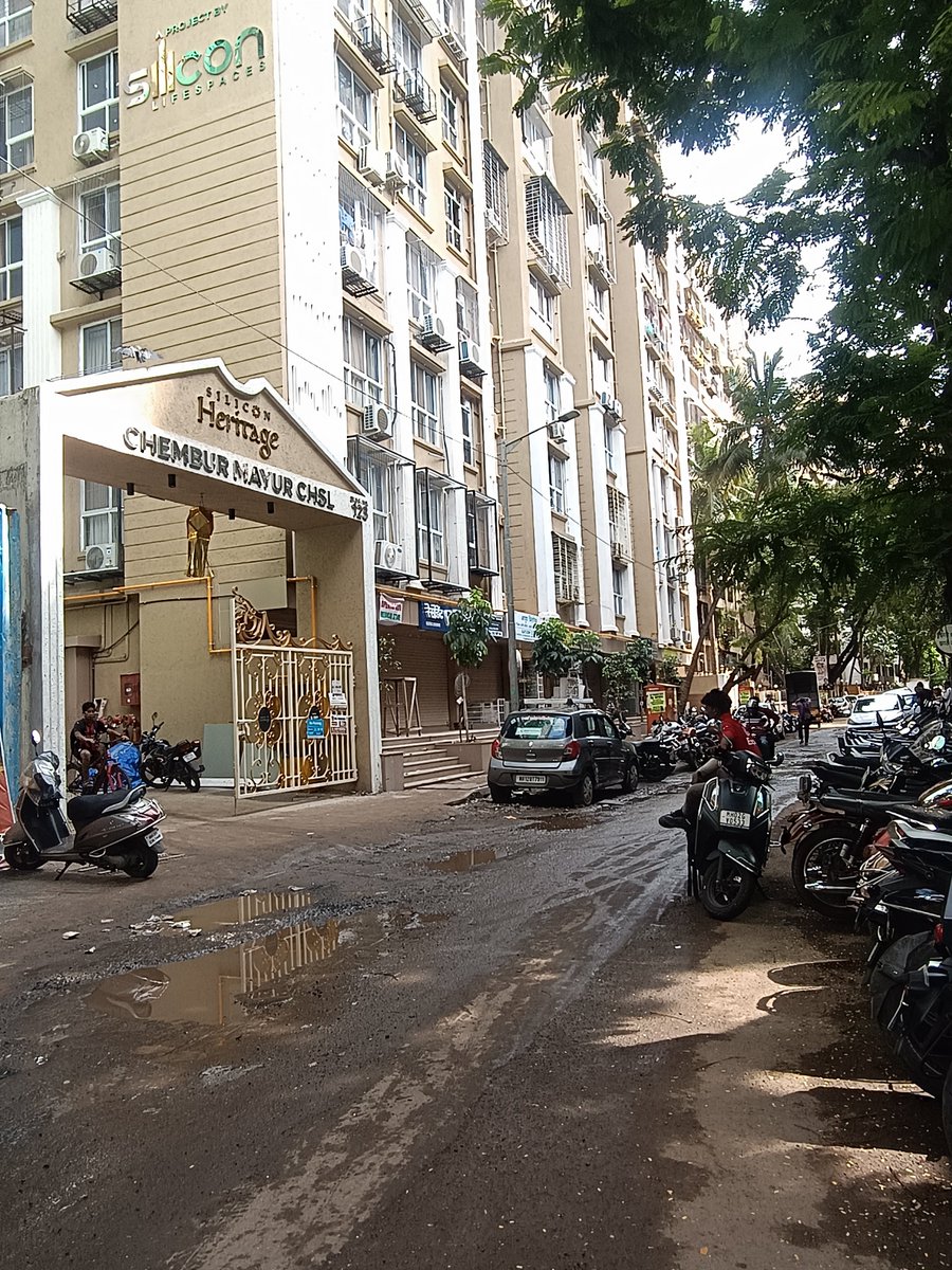 tilaknagarvocal's tweet photo. 🚧 Road condition outside Blg no 123, Tilak Nagar , Chembur, Mumbai 89 having too many potholes causing water logging and inconvenience for vehicles and walkers. Requesting urgent repair. https://t.co/H8zngR1iFJ