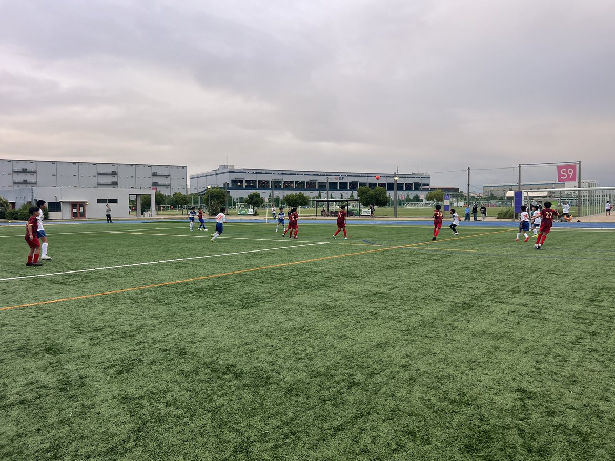 TroppoF's tweet photo. U12  全日リーグ

vs  エルセレ2nd  0-0

前節での課題などミーティングで共有しました。
試合開始からボール支配しながら攻撃を続けましたがゴール出来ませんでした。相手チームの粘り強い守備はありましたがフィニッシュまでの技術やフィニッシュは課題継続中です。 https://t.co/HP6Eb7BSec