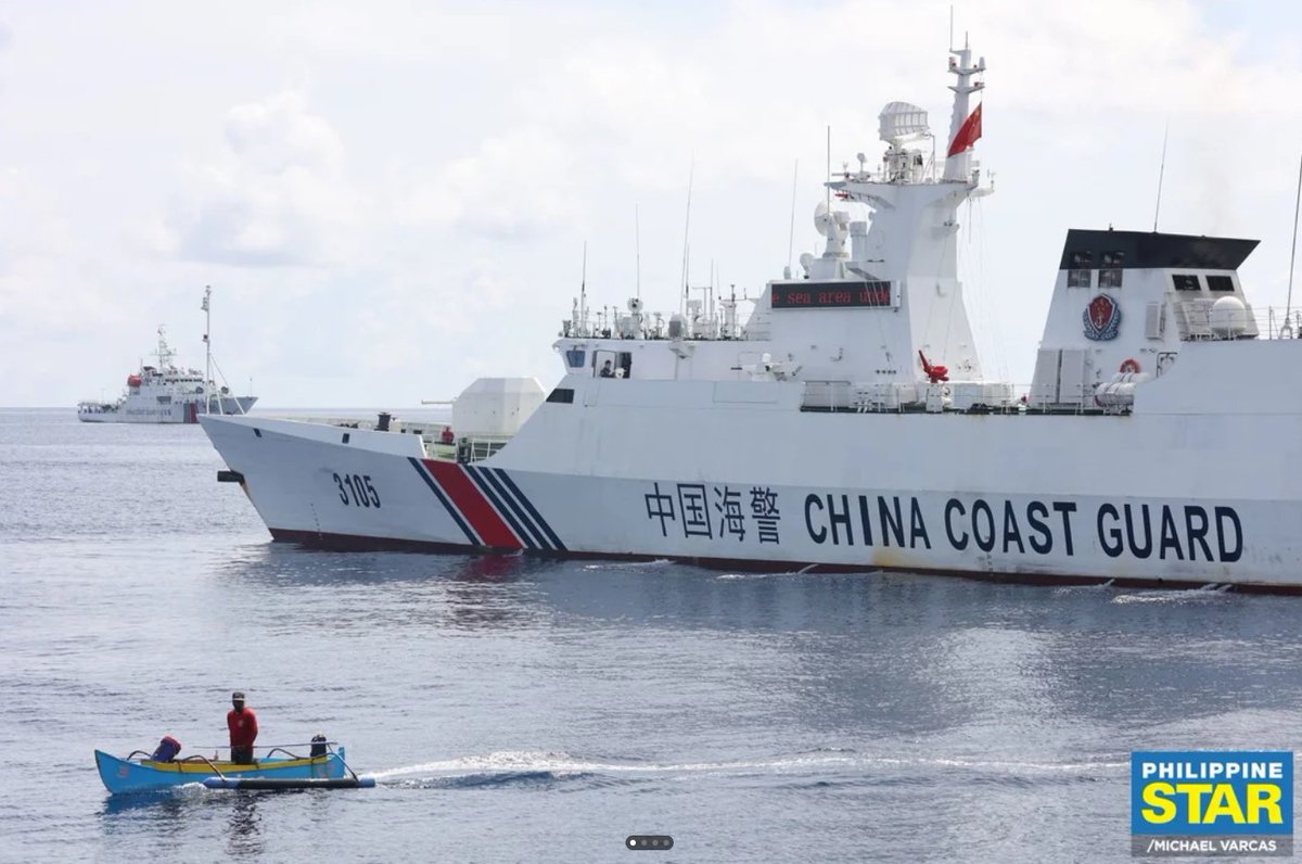 NguyenHo1096438's tweet photo. Tiny Filipino wooden boat vs CCG ship.

It is not hard to understand who must be provoking whom.

A weaponless fisherman on a small boat cannot harass a big ship.

Thanks to such footage, it exposes China's lies. https://t.co/Etq8hWiO2z