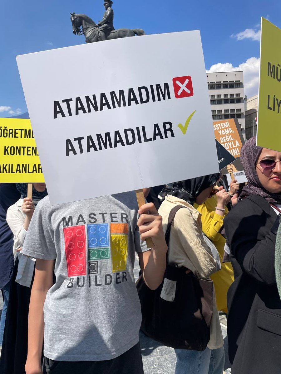 w_aisee's tweet photo. @Yasingrms0 Talepler karşılanmadı. Biz hala bekliyoruz. O puanı alabilmek için hayatımda birçok şeydan feragat ettim ben. 2024 KPSS’de emeğim çöp edildi. Ek atama ile yeni dönemde okuluma kavuşmak istiyorum. @Yasingrms0 @edipuzen @Mahmut__ozay @PrfDrFilizKilic @TalipGeylan06 @TalatAtilla https://t.co/j35Fay7KaQ