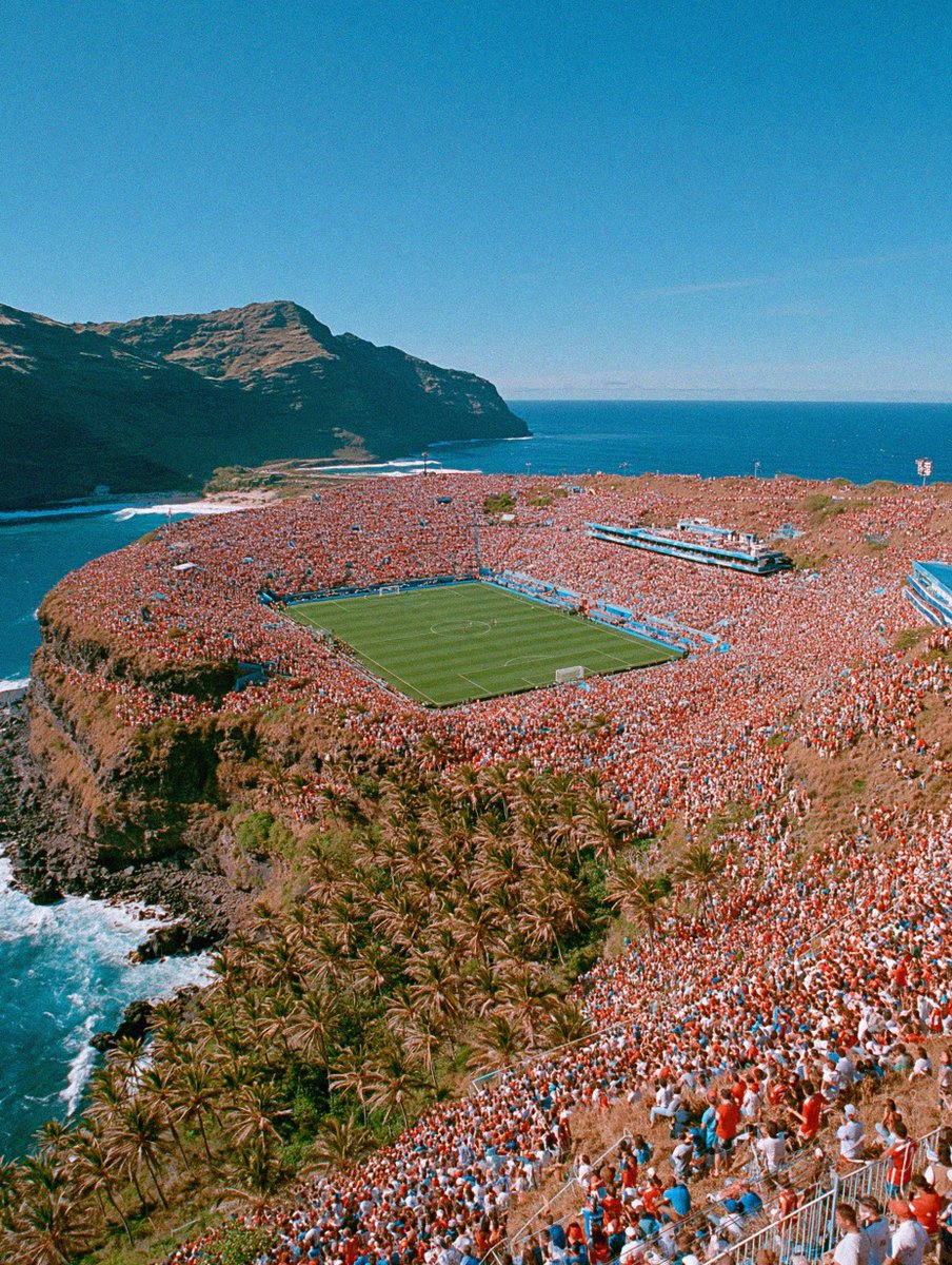 iamnotsrc's tweet photo. fifa hawaii world cup https://t.co/DUbeZgmfIw