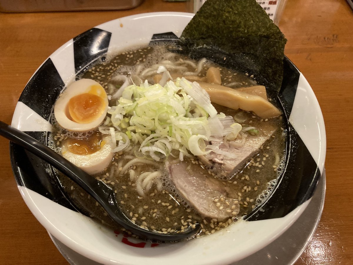 cuervo__15's tweet photo. 勝利のラーメンですわ https://t.co/xhtAaWnyNU