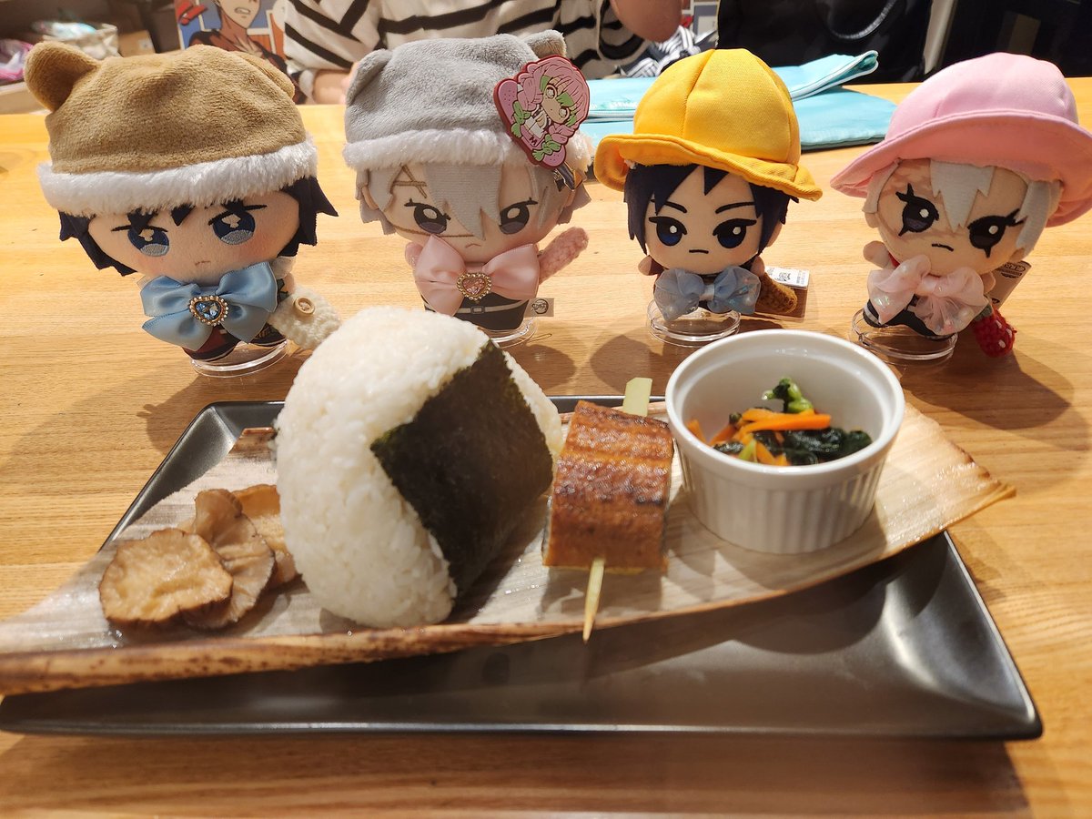 nankinman's tweet photo. 今更ながら🍡ちゃんの誕生日☕✨
ちびみ、貴方の誕生日じゃないのよ？ https://t.co/6NiR7ipq9Y
