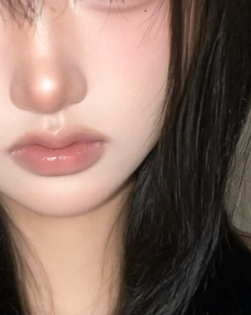 404eraesthetic's tweet photo. 요즘 빠져있는 쿨지근 블러셔 립 조합 https://t.co/cG7EwFrWbf