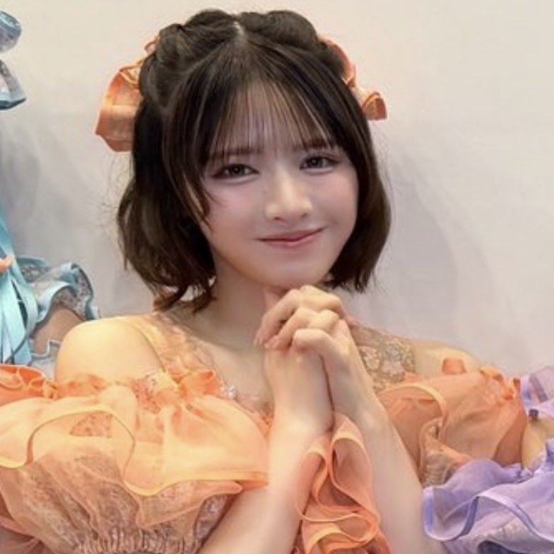 chiroru_1998's tweet photo. この髪型かわいすぎる！！ https://t.co/EFpqOkTcmf