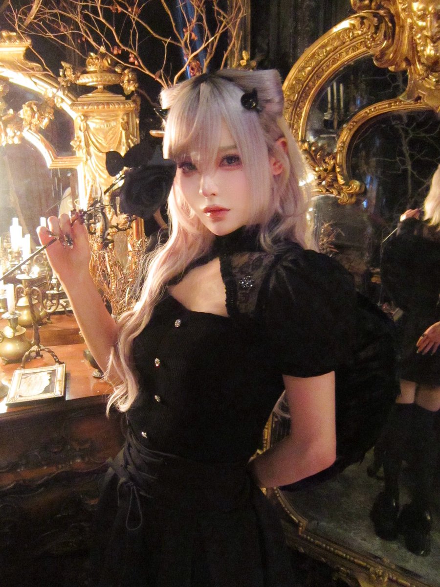 noa_AVAM's tweet photo. お上品なのに可愛さ満点のお姉さんトップス↬❥

骨格を選ばないパフスリーブ❕がポイント❕
可愛いのに諦めてたよ〜というそこのあなた !!
にぴったり♡

胸元の肌見せもしっかり中が見えない使用になってて安心♪
ニットも下がってこないように内側に肩紐がしっかりついています♡ https://t.co/IVr3aJu0Im