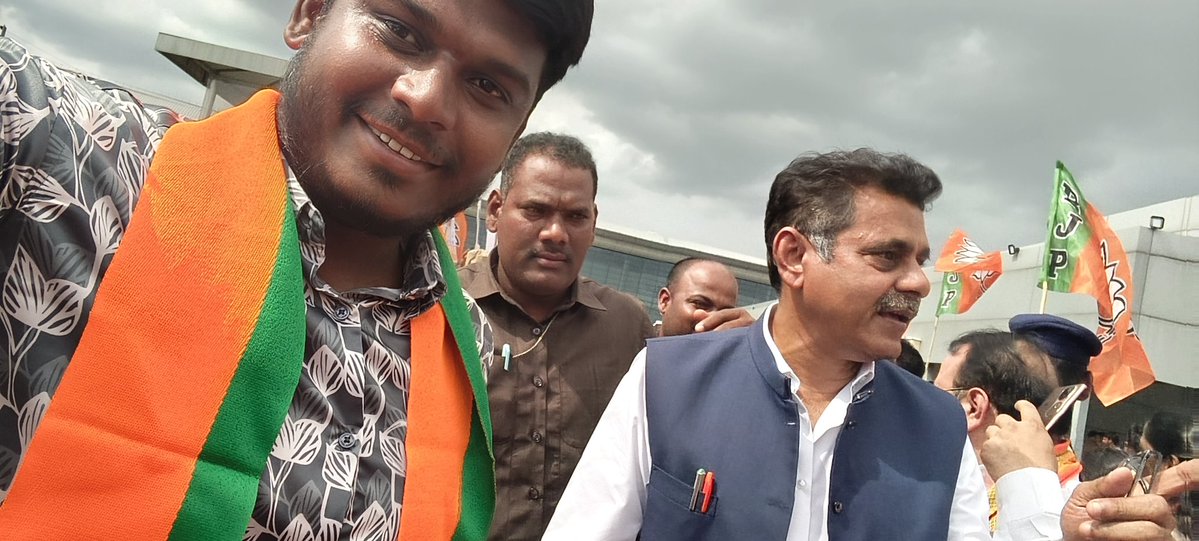 Linga2599's tweet photo. It was a privilege to meet Chevella MP saab @KVishReddy ji @BJP4Telangana https://t.co/kLUQd0kgMl