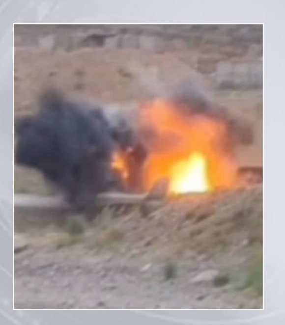 PakistanPulse_N's tweet photo. #Alret🚨
جنوبی وزیرستان میں فوجی قافلے پر مائن حملے کی اطلاع
گزشتہ روز جنوبی وزیرستان کی تحصیل اعظم ورسک بازار کے قریب پاکستانی فوج کے ایک قافلے کو مبینہ طور پر مائن حملے کا نشانہ بنایا گیا۔مختلف ذرائع کے مطابق حملے کے نتیجے میں فوج کا ایک ٹرک
1/2
#BreakingNews
#Pakistan #IMP https://t.co/2cxkRtWJ9Z
