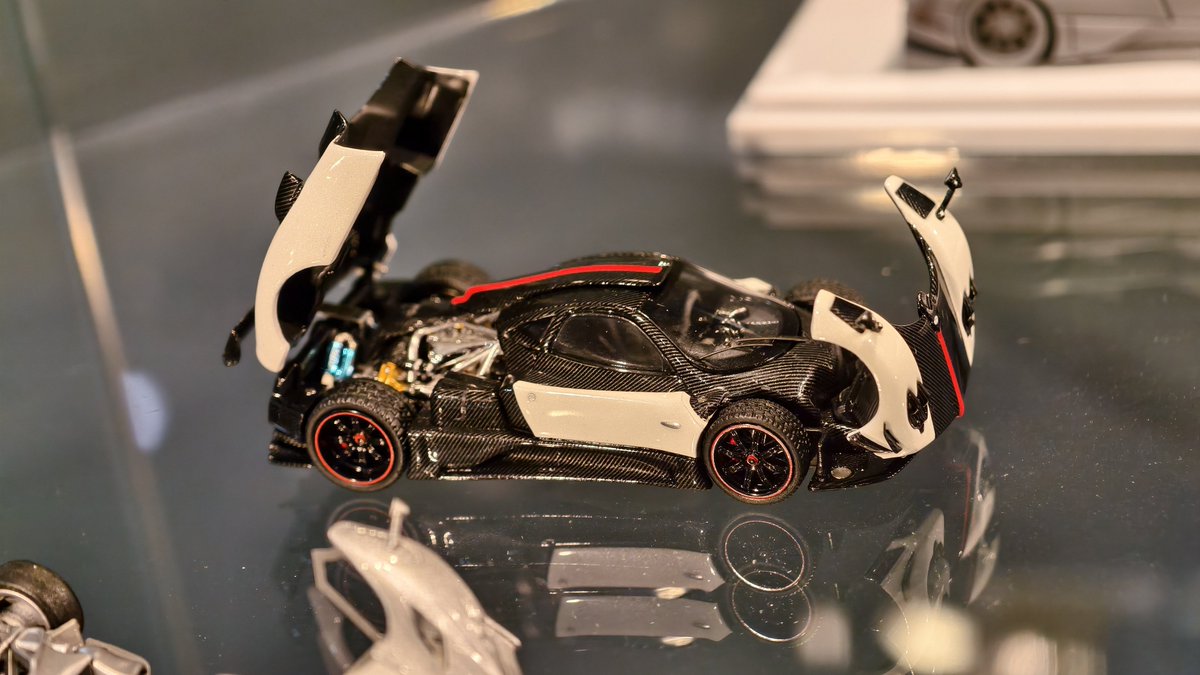Giga_Penguin's tweet photo. ARbox Pagani Zonda Cinque looks really good! 

#164scale #164diecast #pagani #arbox #tmcs https://t.co/axzpo10BnO