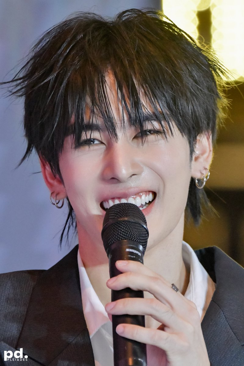 pdpleiades's tweet photo. อยากเห็น รอยยิ้มสดใส ฮีลใจในวันเหนื่อยๆ ของทุกคนจังเยยคับ 

#PerthSanta #เพิร์ธแซนต้า https://t.co/IaMVHTp8Mn