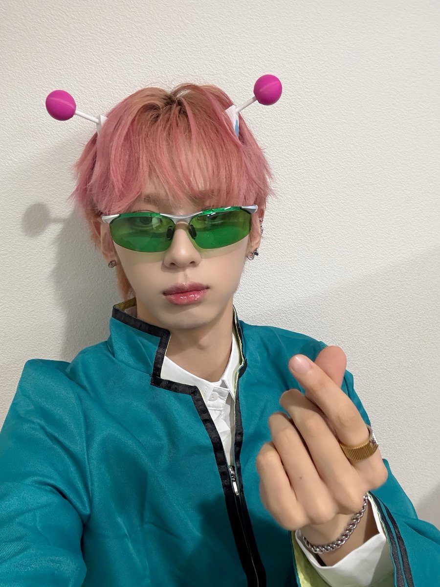 DXMON_HM's tweet photo. やれやれ、めんどうなやつらだなー　まったく🤦

#DXMON #다이몬 
#HEE #히 https://t.co/XrkdfGwTq8