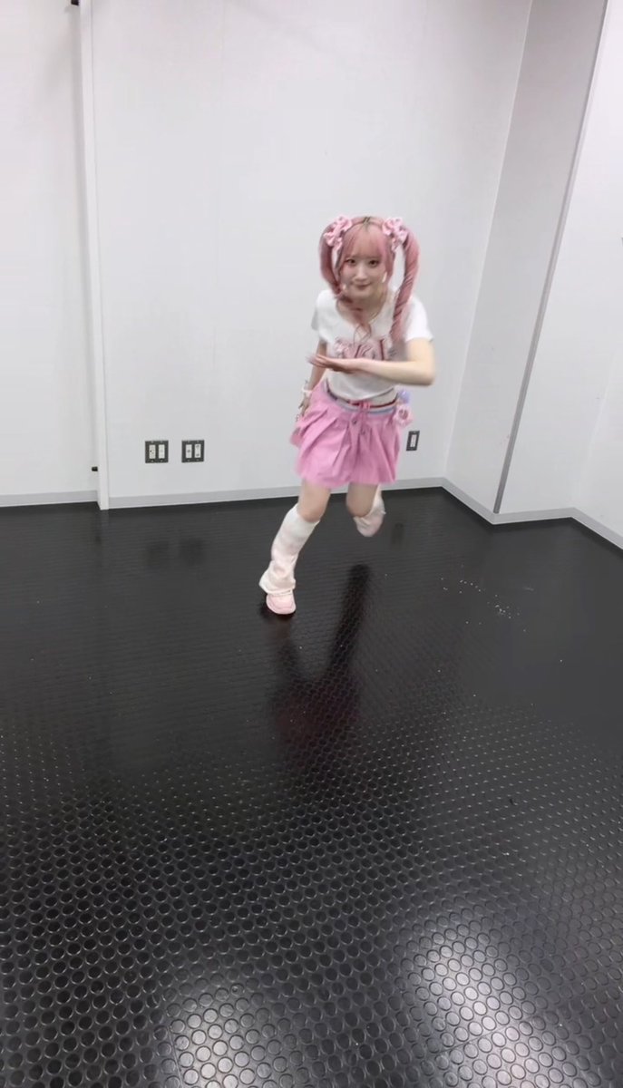 saitou_kiara's tweet photo. 国立で唯一撮れたTikTok🥹みてね
💖https://t.co/orMdvsIvOZ https://t.co/dkzvegTDXw