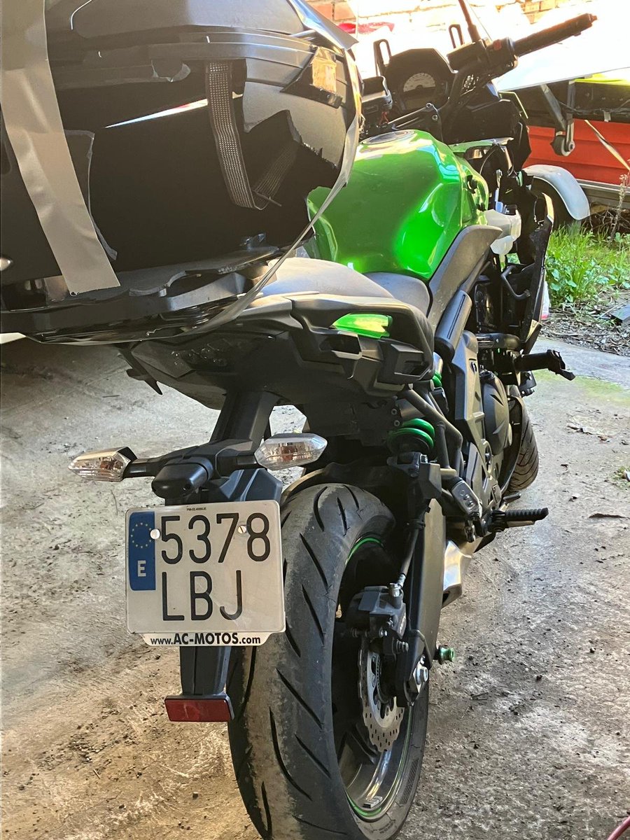 laudemplaflo's tweet photo. Vuelvo a escribir por necesitar me ayudéis a dar difusión. Una vez burocráticamente puedo hacerlo, quiero quitarme "su moto" cuánto antes 
"Kawasaki Versys 650"
Está en Team Pati, Miguelturra, para quién la quiera ver
Aspecto actual 👇 https://t.co/5DPtDh7ZLm