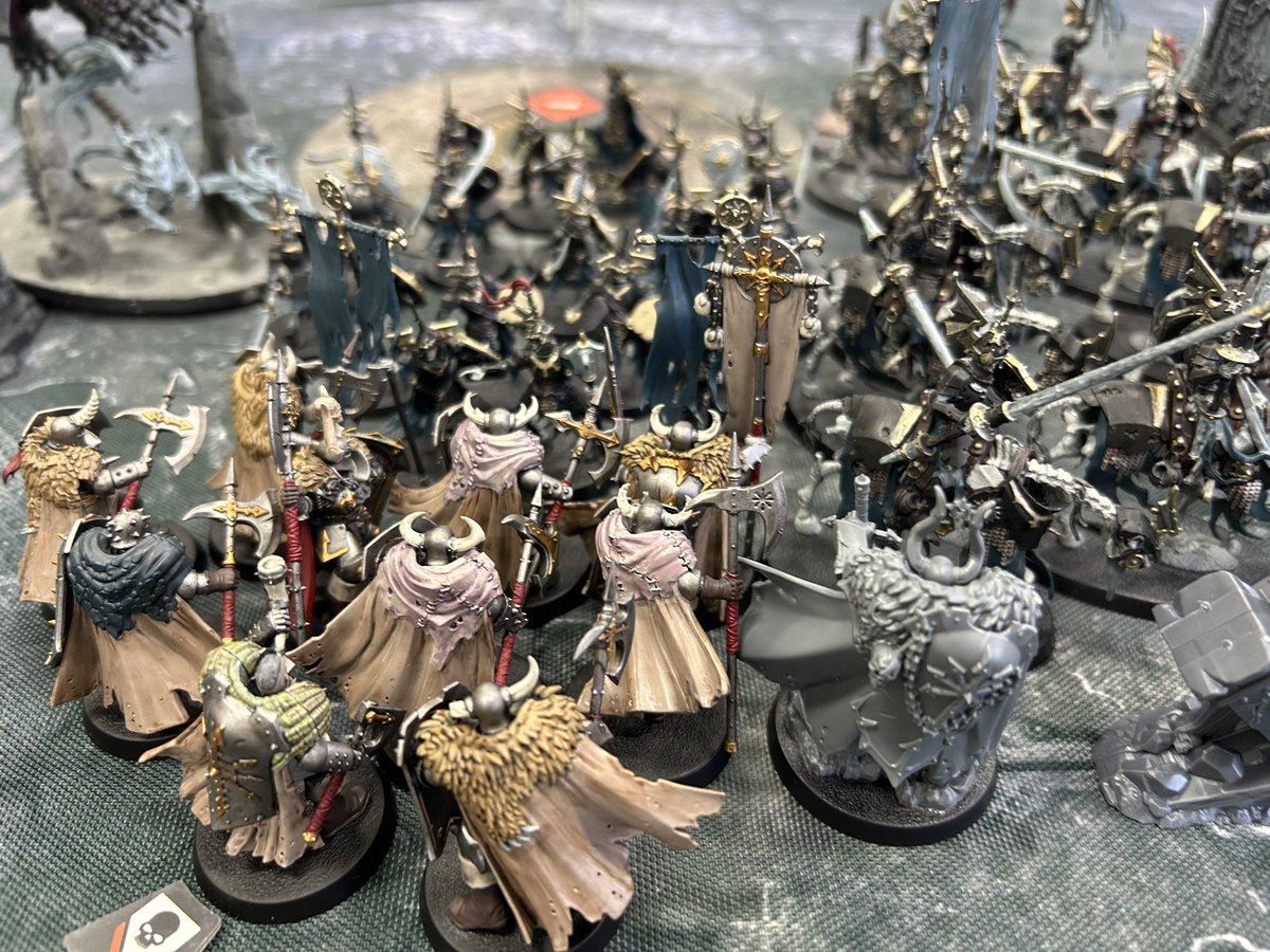so8withGW's tweet photo. 秋田県WHゲーム会にてAoS1500pt戦をさせて頂きました!!
vsソウルブライトグレイヴロード(デスラトル)

結果は34:36の僅差で敗北…
対戦ありがとうございました!! https://t.co/gvvO3Vtiv2
