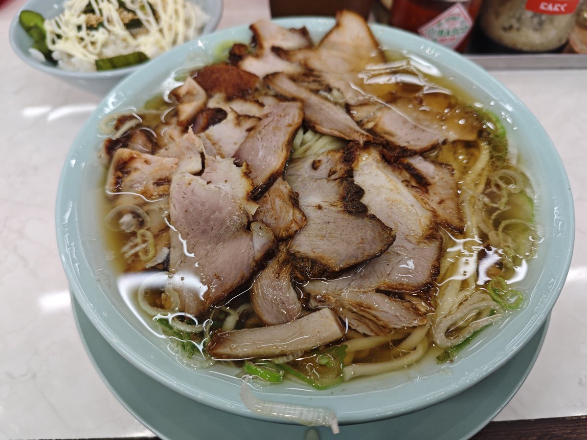 KasuMiku's tweet photo. チャーシュー麺 https://t.co/PibHUBsUX1