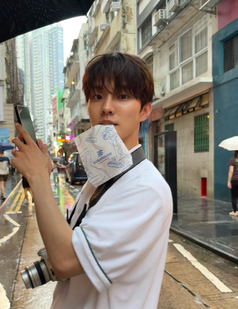 deobimom's tweet photo. #Q #큐 sent these photos ♡ https://t.co/KtOvoce6yf