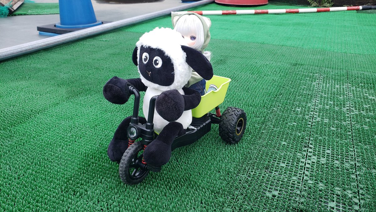 littlecraft4x4's tweet photo. 本日ご来店いただいたお客様車両をご紹介✨

今日は岩場を力強く走るクローラーから､かわいらしい三輪車まで👀
思わず笑顔になるような見た目と動きで､盛り上がっていました🚴‍♀️

不安定な天候の中､ご利用いただきありがとうございました😊
明日は12時からOPENです❗ 
#リトルクラフト #クローラーパーク #RC #crawler #LittleCraft