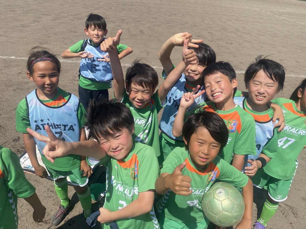 van_academy's tweet photo. 小4

七戸町はつらつ少年サッカー大会U-10

中間リーグ
vs TRIAS七戸　0-1 ⚫️

vs 木ノ下Ⓐ  1-2 ⚫️
得点者　ユウゴ

vsウインズFC 1-1 △
得点者　ウル

夏本番！暑さに負けずにやり切りました！ https://t.co/bSqxGXYfsh