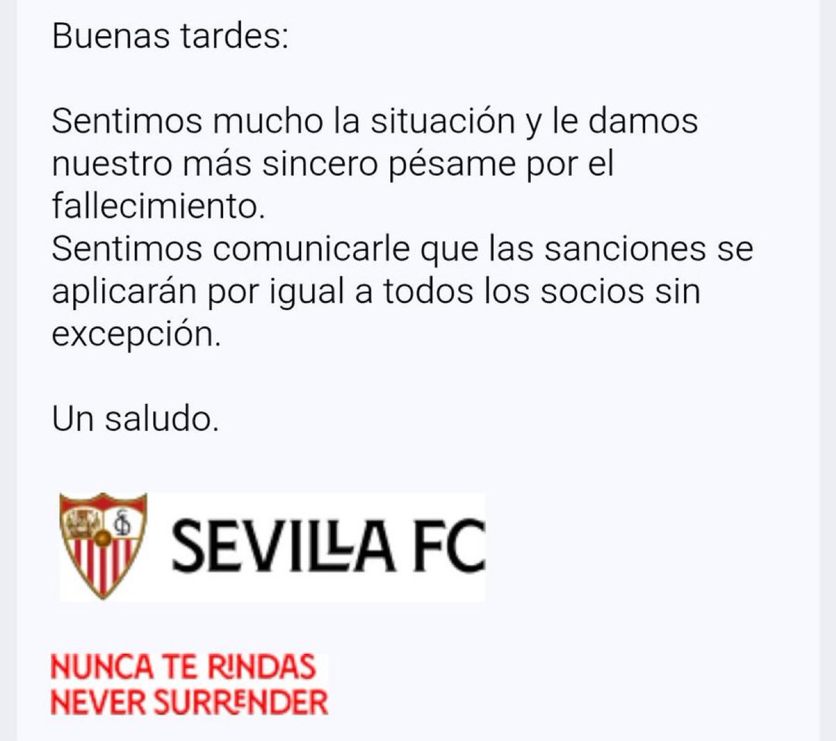 Israel8Castillo's tweet photo. Un menor pierde a su padre durante la temporada, con quien acudía al Ramón Sánchez-Pizjuán.  

La familia lo comunica por escrito para justificar que no pudo cumplir el mínimo de asistencia.

Esta ha sido la respuesta por parte del club.

Así son los valores del @SevillaFC https://t.co/HsdpTF7L4A