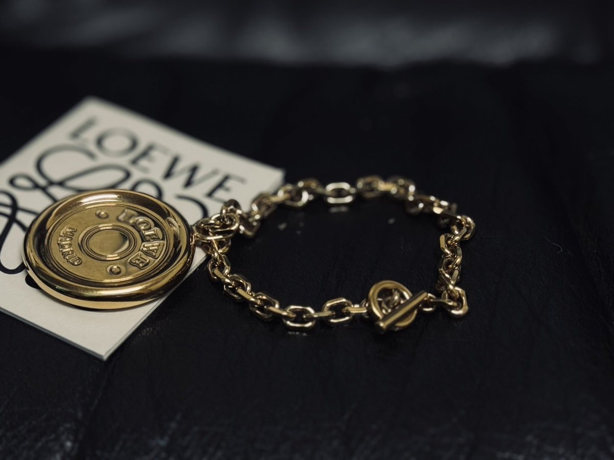 オンライン新入荷 loewe silver anagram logo charm bracelet ロエベの