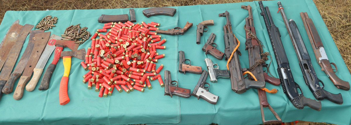AbimbolaShotayo's tweet photo. Within 48 hours of the launch of Operation KO S’AYE by Lagos and Ogun State Police Command. The operation has recorded a major breakthrough. 

Operatives combing the forest boundaries between Lagos and Ogun States along J3/ J4 axis of Ogbere in Ogun State, successfully rescued five (5) kidnapped victims and neutralised four (4) suspected kidnappers, arrested 4 Kidnapping suspects and 84 other suspects, recovered arms ammunition and other exhibits.

The Nigeria Police Force remains resolute in ensuring there is no hiding place for criminals, especially kidnappers, through intelligence-led operations and sustained security efforts.

Ko S’aye fun iwa odaran.
No Place for criminalities.
The forests are no longer safe havens for criminals.