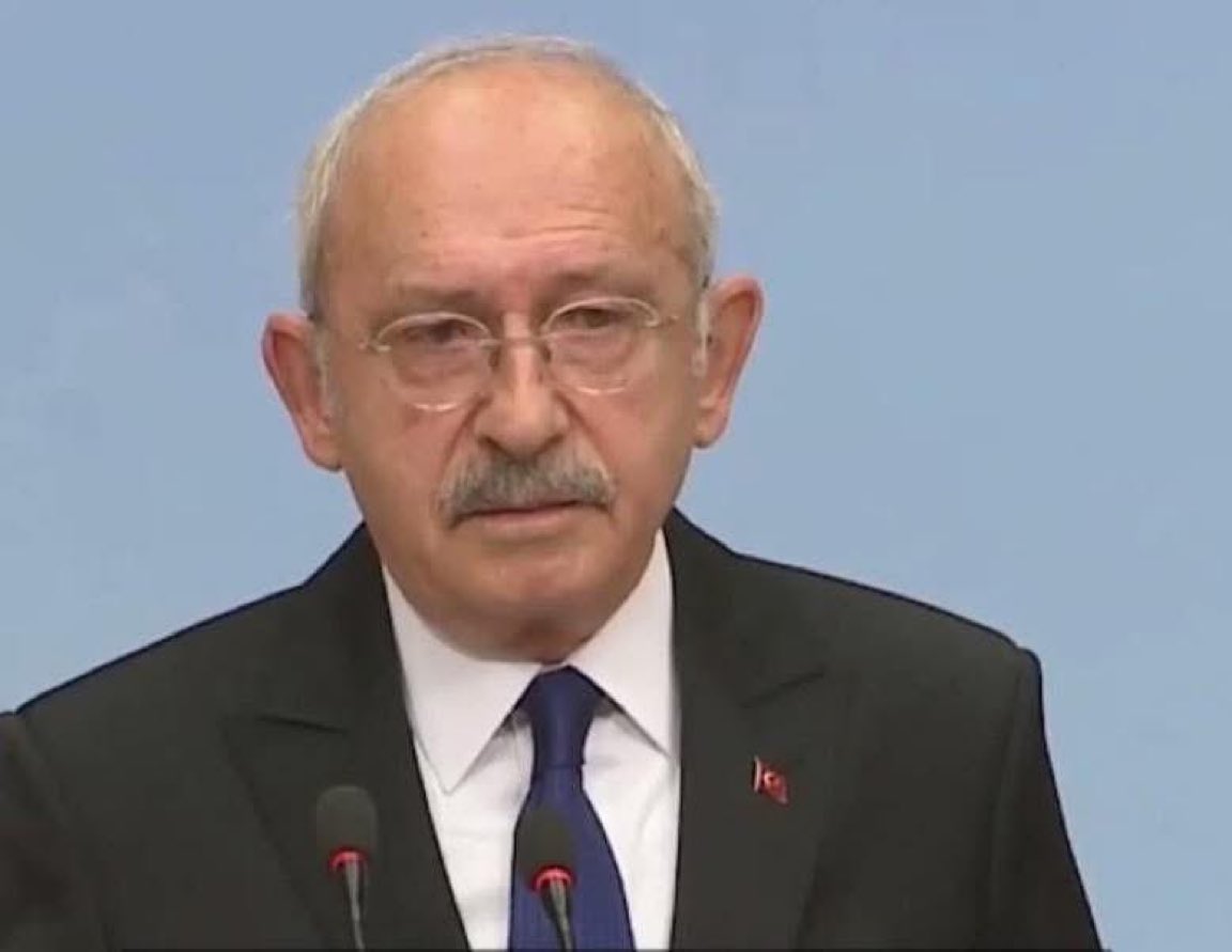 gokceekatuun's tweet photo. Kılıçdaroğlu için Garip Dede Cemevi bahçesinda "Hain Kemal" diye slogan atılmasını nasıl degerlendiriyorsunuz?

A- Çok ayıp
B- Saygısızlık
C- Halkın tepkisi https://t.co/qN9Zx4eTAq
