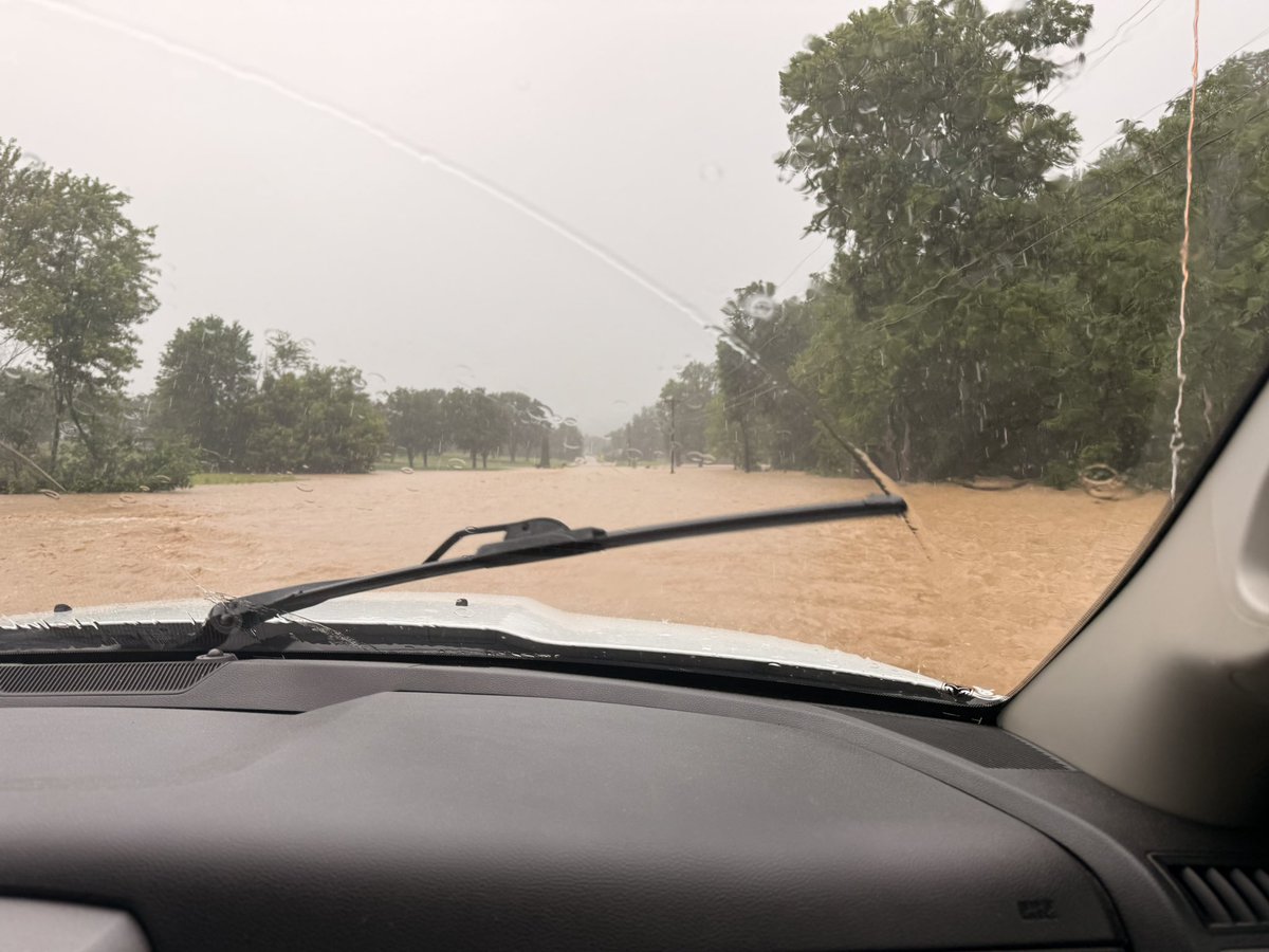 rshelton1981's tweet photo. @Kentuckyweather dangerous flooding in Clinton co. https://t.co/EIFvF6f5O2