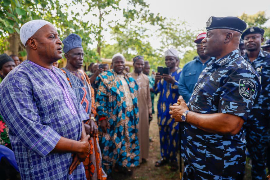 Frontliner1205's tweet photo. Operation Kosaye is delivering results - Abiodun

Ogun State Governor, Prince Dapo Abiodun, has commended Inspector-General of Police, Olatunji Disu, for initiating the joint Ogun-Lagos Operation Kosaye, describing it as an intelligence-driven security initiative that has https://t.co/1faQtOlR7w