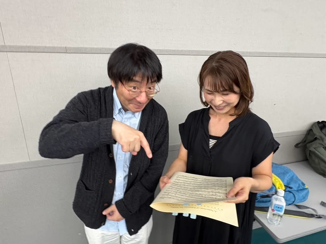 fuchu_symphony's tweet photo. 本日は大井マエストロの初tutti、ベートーヴェンをご指導いただきました🎶 10月に向けて本格始動です！
大サービスショット付きw
（Vcわ）
…
第94回定期演奏会
2026年10月11日（日）14:00開演予定 
府中の森芸術劇場 どりーむホール
全席自由／入場無料
指揮・大井剛史 
 #ベートーヴェン #伊福部昭 https://t.co/jwNc82zWVe