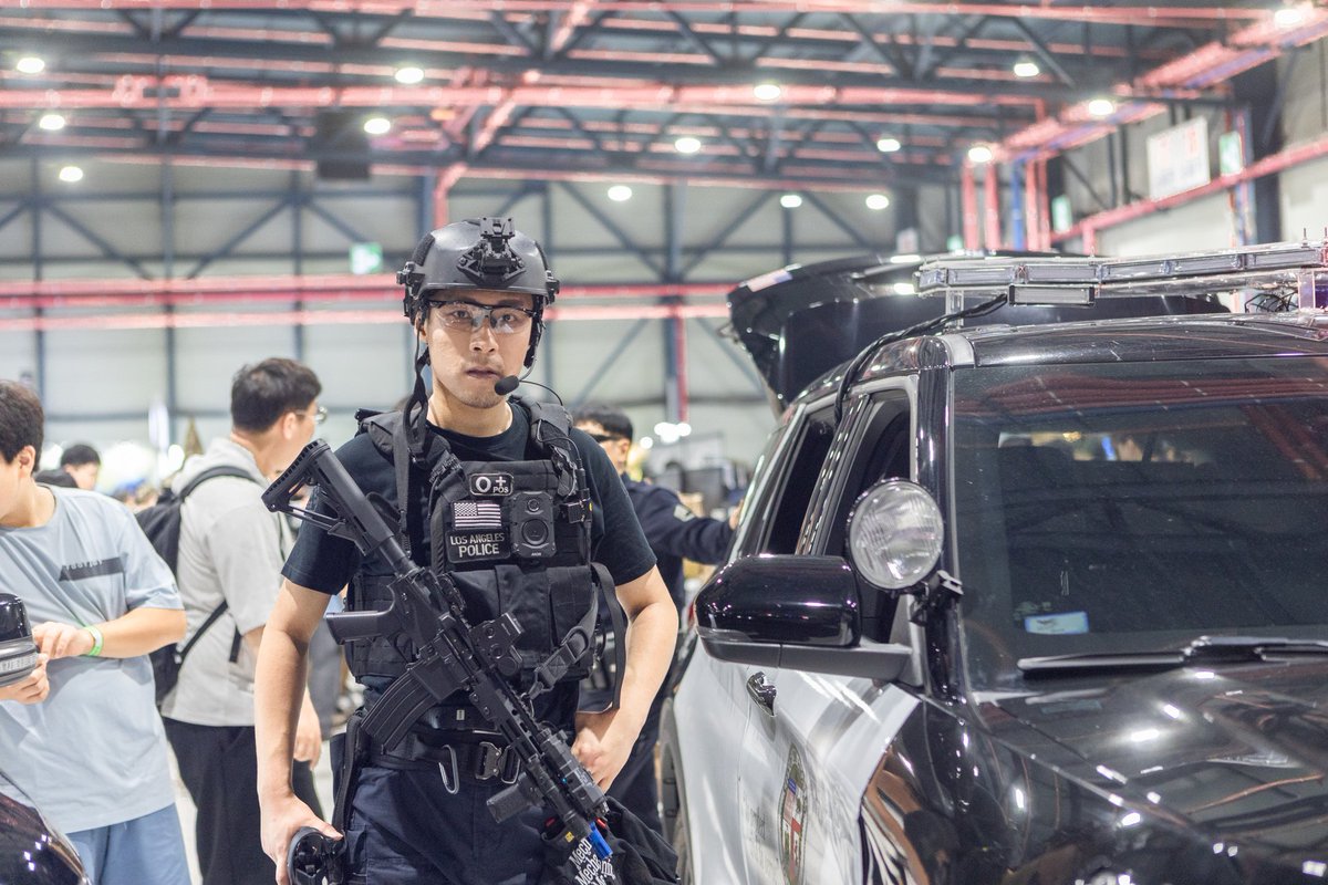 sei__kaito's tweet photo. 2026 06 27
플래툰컨벤션 Code:3
LAPD SWAT
📷: @DrillNeo 님

경찰차와 함께 멋진 사진 찍어주셔서 감사합니다!🥹👏👏 https://t.co/0s1MjeZ5sC