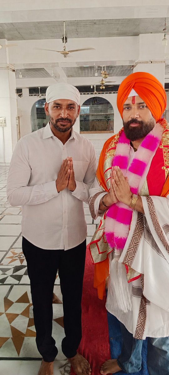 Rajjyadav39's tweet photo. केंद्रीय खाद्य प्रसंस्करन, उद्योग मंत्री भारत सरकार तथा लोकजनशक्ती पक्ष चे राष्ट्रीय अध्यक्ष @iChiragPaswan यांनी सचखंड गुरुद्वारा तख्त सचखंड श्री हुजुर अबचलनगर साहिब या गुरुद्वाराला भेट देऊन शीख धर्मियांचे १० वे गुरु श्री गुरु गोविंदसिंहजी यांचे दर्शन घेतले त्याच्यासोबत https://t.co/p1OIVPDt6H