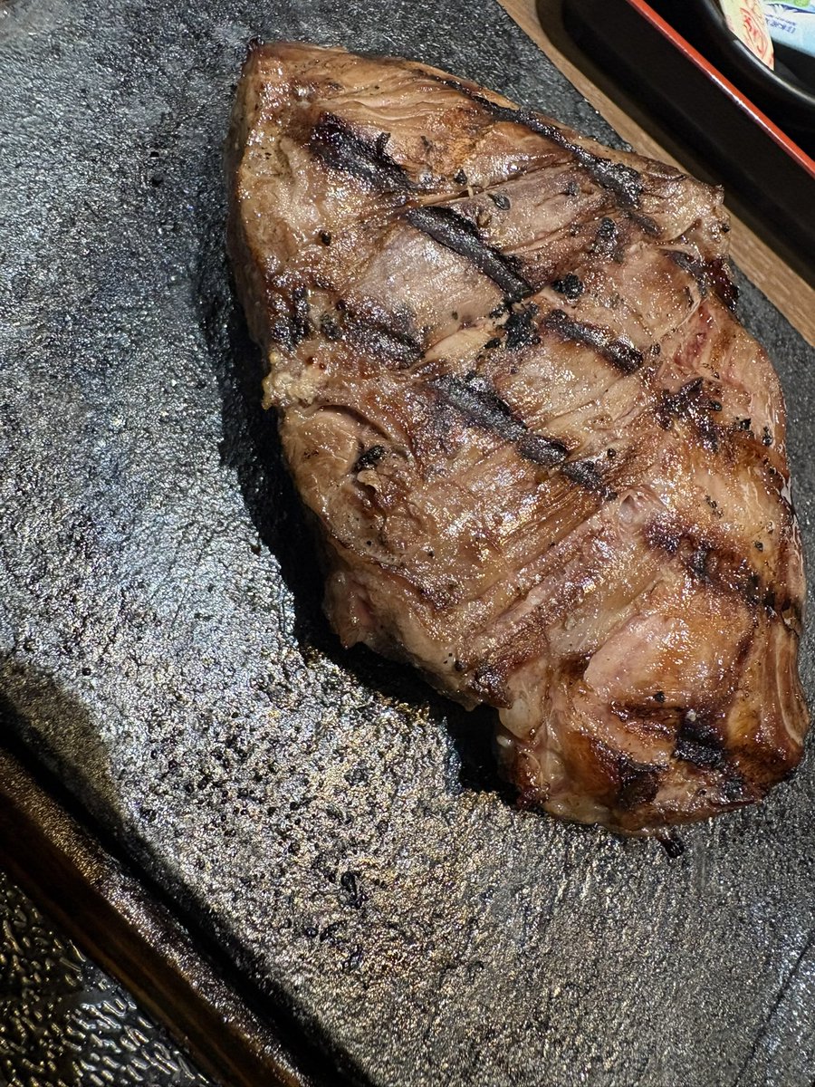 shunkurora's tweet photo. リサイクルショップ回る店舗仕入れしなくなったからなかなか行けなかったけど
横浜方面に用事あって久しぶりに行けた感動の肉と米！

めっちゃ良いわー https://t.co/ktlUxKVqp4