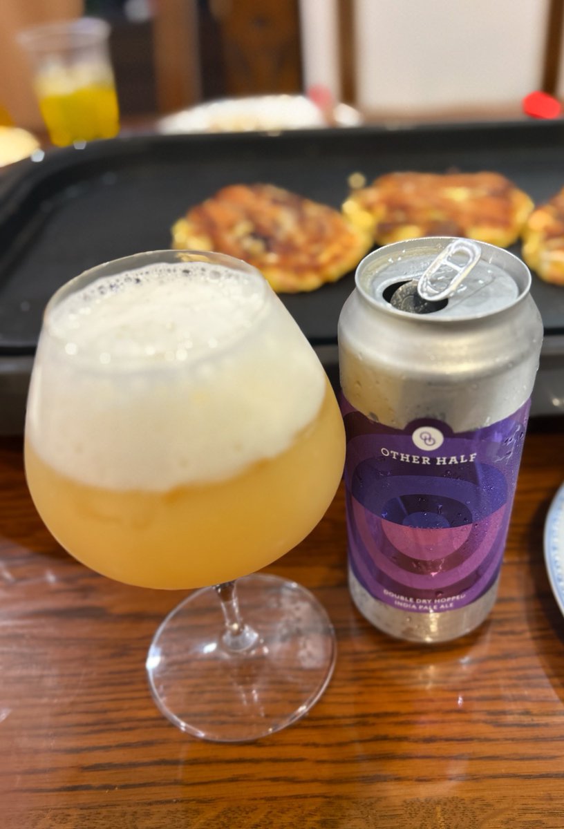 mayukazuo's tweet photo. 家に帰ってきたら
お好み焼きやってた 笑

お好み焼きと
OTHER HALF
Galaxy Chroma
DDH HAZY IPA🍻 https://t.co/8Z6lkptzgH