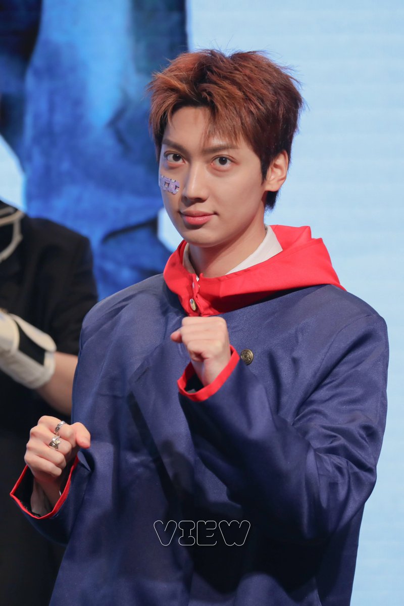 viewC531's tweet photo. 20260628 보이프렌드 팬싸

어떤분 직업만족도 최상 🌟
#KWANGMIN #광민 #クァンミン
#BOYFRIEND #BF #보이프렌드 https://t.co/awEqIYfLXB