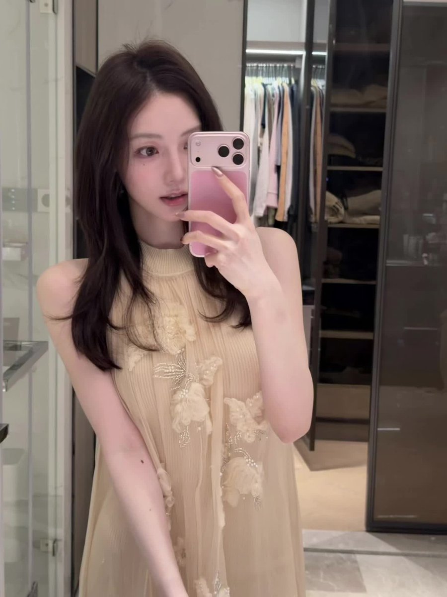 alex13cir's tweet photo. 听说很多女生拍完私房都要被凿，是真的吗？  

🌿 

为什么 doi前非要吃一下b啊 https://t.co/SaBGSPoJdE