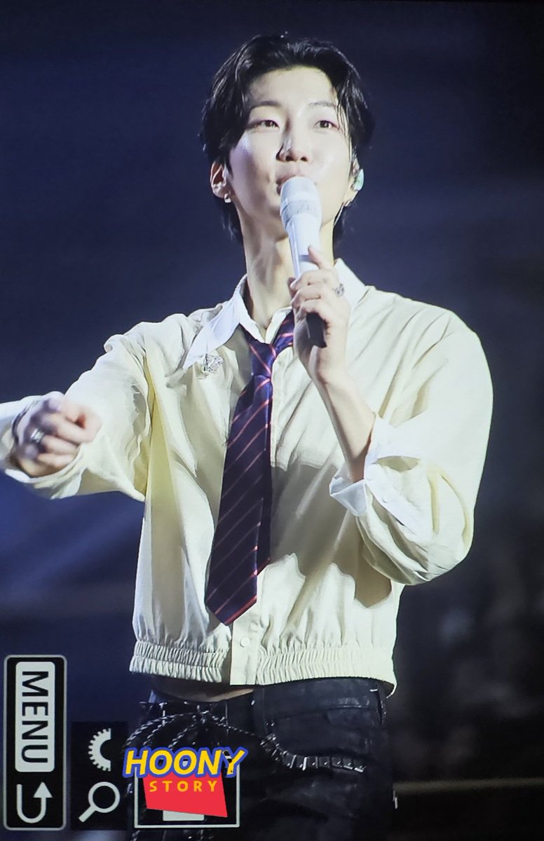 hoonystory0111's tweet photo. 260628

옷이 더 짧아진 거 같아요 🙃

#위너 #이승훈 #WINNER #HOONY
@official_hoony_ https://t.co/2guUTw5cs3